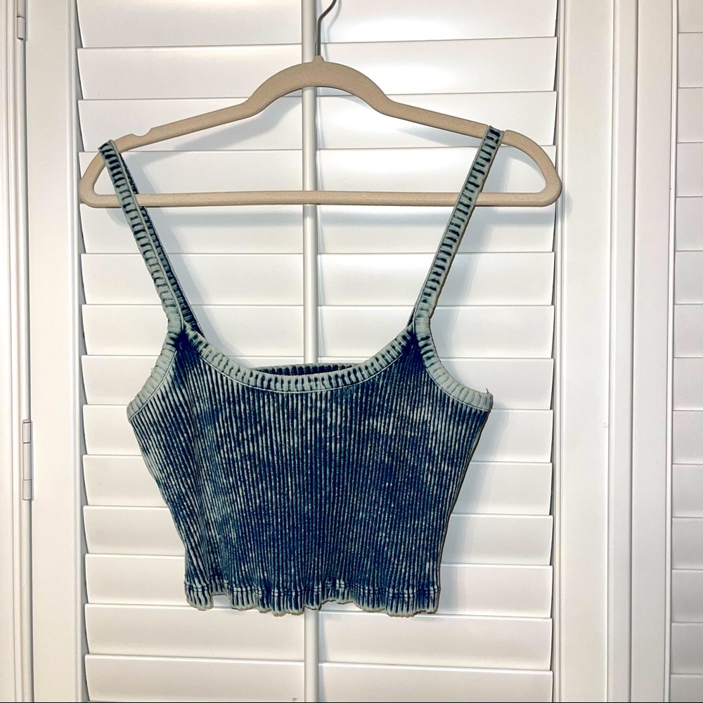 Zara Accordion style crop top
